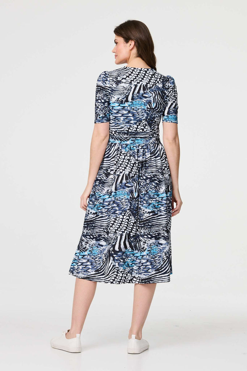 Abstract Ruched 1/2 Sleeve Midi Dress